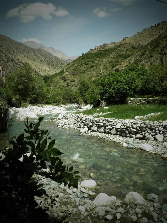 Au Bord De L'Eau Hotel Setti Fatma Eksteriør billede